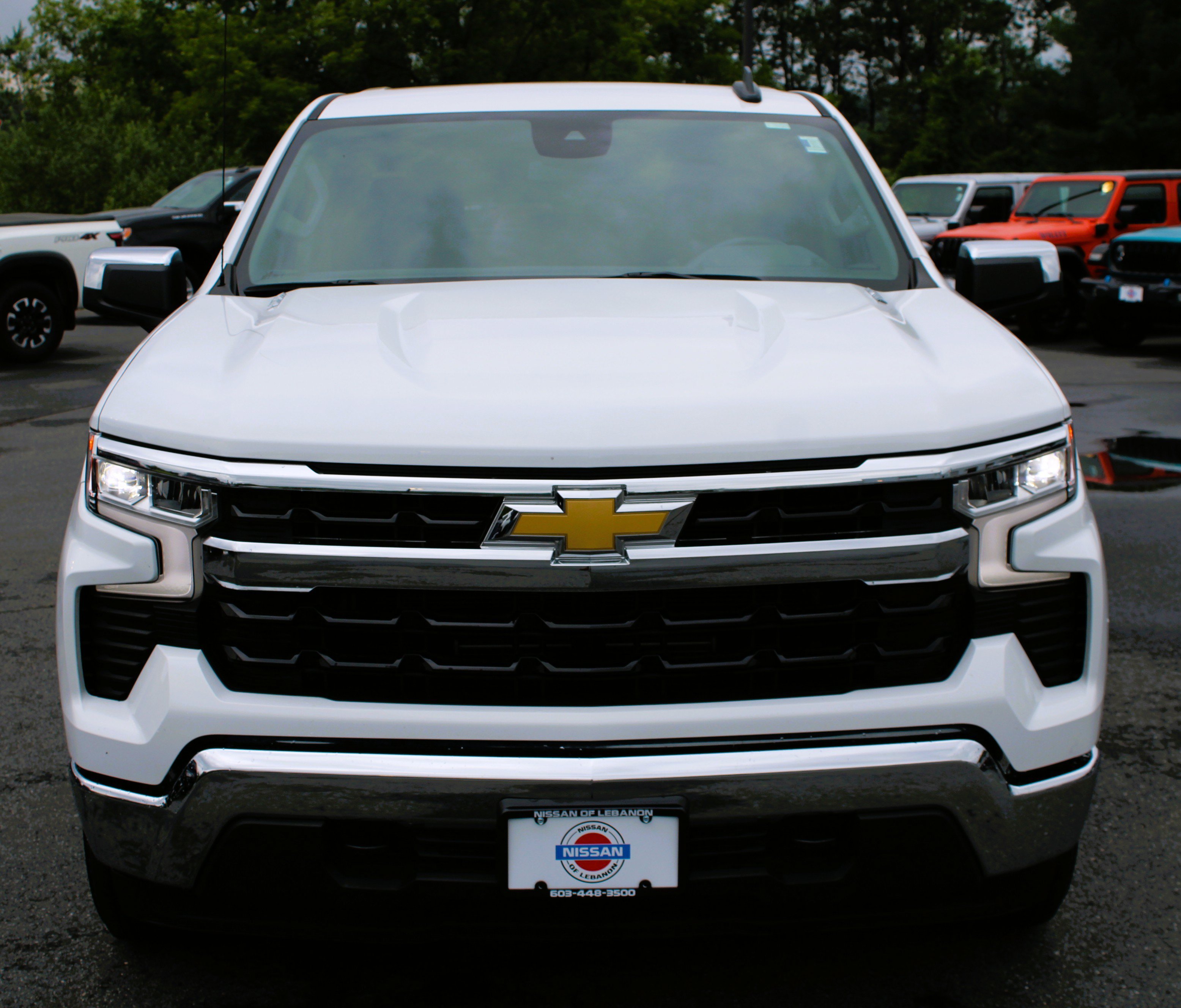 Used 2025 Summit White Chevrolet LT image 2