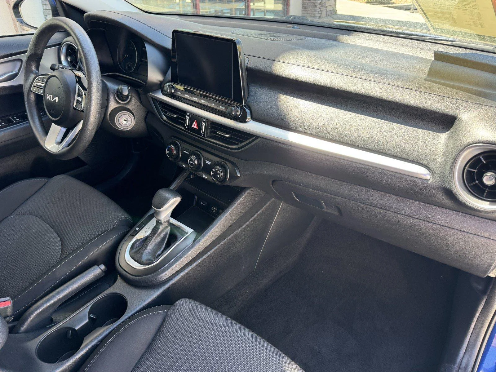 Used 2022 Deep Sea Blue Kia LXS image 6