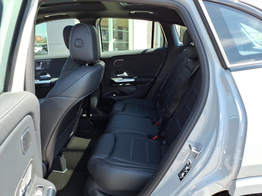 New 2026 MANUFAKTUR Alpine Grey Mercedes-Benz AMG® GLA 35 4MATIC® SUV image 32