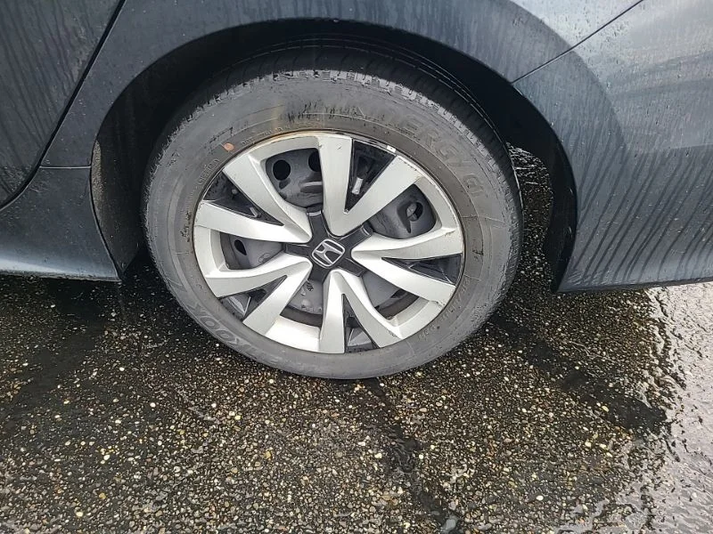 Used 2024  Honda LX image 9