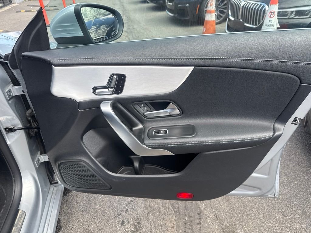 Used 2025  Mercedes-Benz CLA 250 image 12