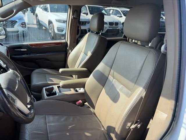 Used 2015 White Chrysler Touring image 30