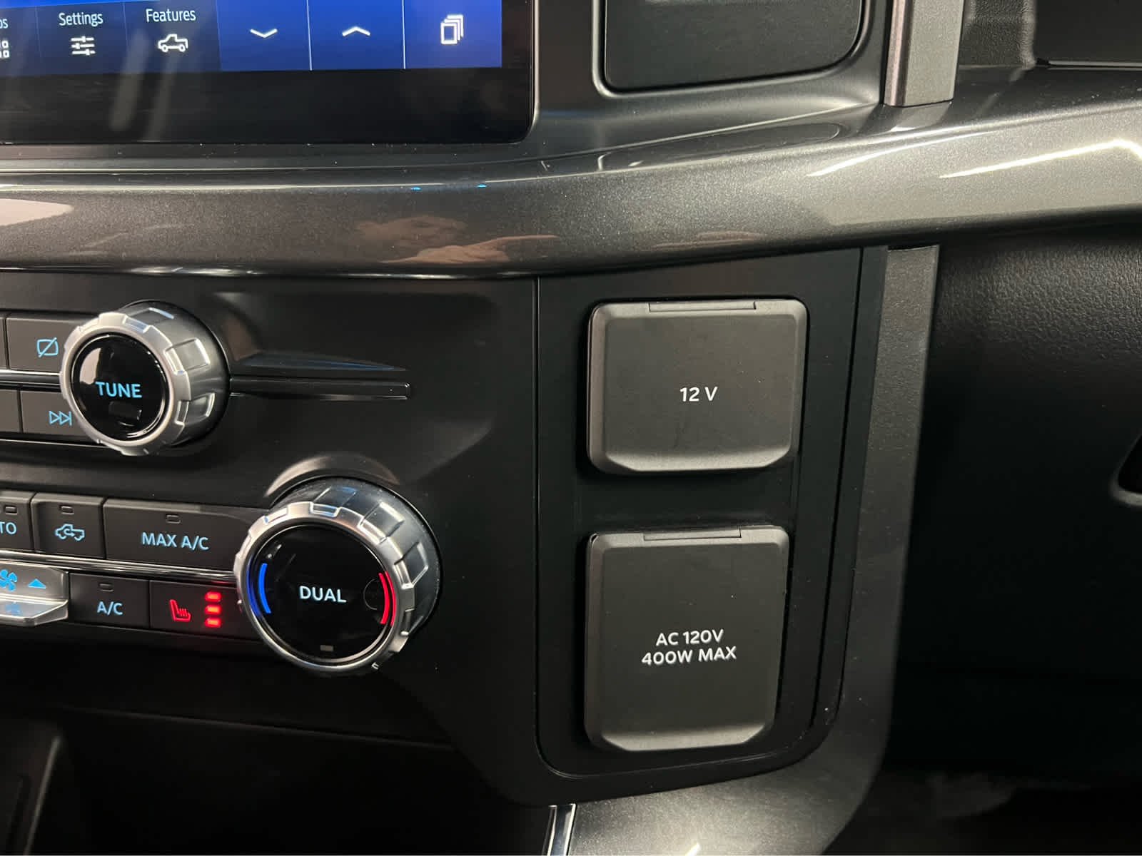 Used 2022 Space White Metallic Ford XLT image 25