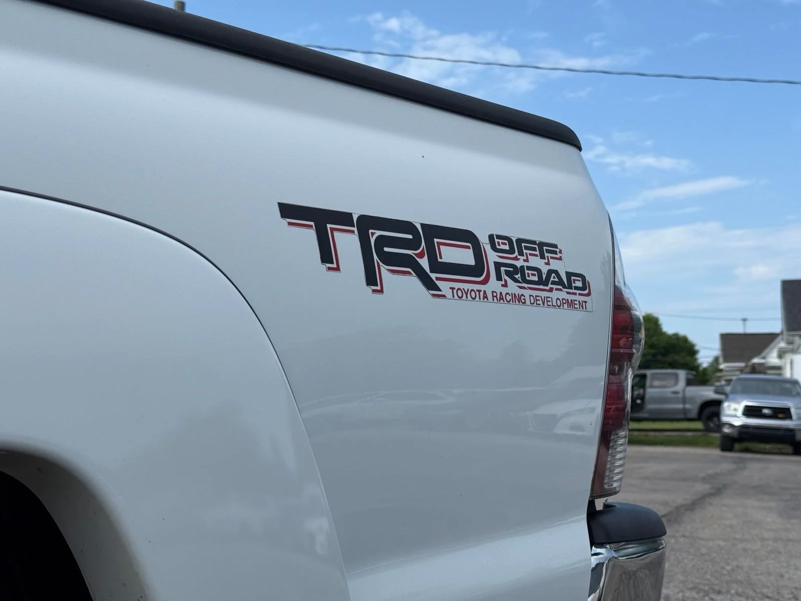 Used 2012 White Toyota Base image 10