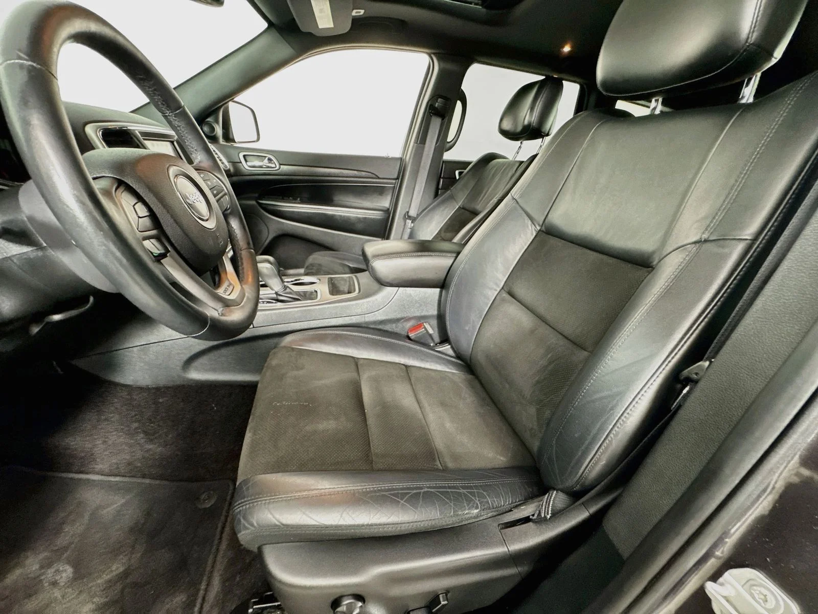 Used 2018 Gray Jeep Altitude image 20