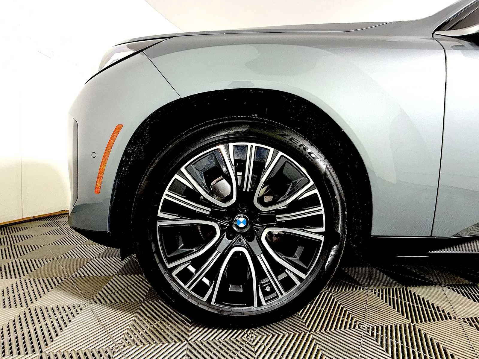Used 2026 Skyscraper Grey Metallic BMW 30 xDrive image 8