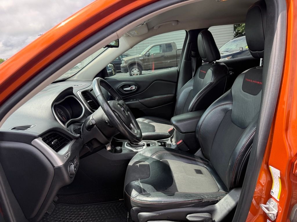 Used 2016 Orange Jeep Trailhawk image 5
