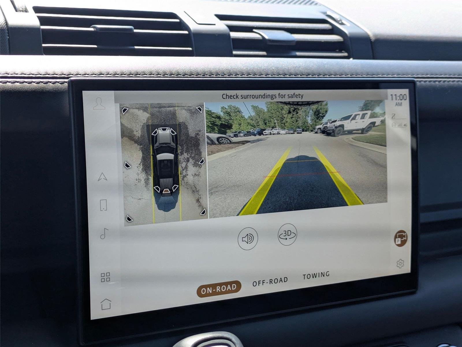 Used 2025 Fuji White Land Rover S image 22
