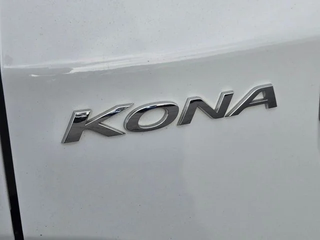 Used 2020 White Hyundai SEL image 16