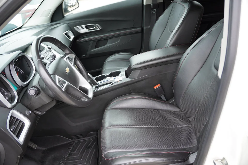 Used 2014 White Diamond Tricoat Chevrolet LT image 4