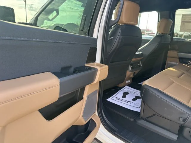 New 2026 Star White Metallic Tri-Coat Ford F-250® Lariat® image 25