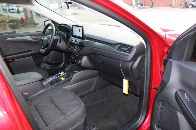 New 2026 Rapid Red Metallic Tinted Clearcoat Ford Active® image 27