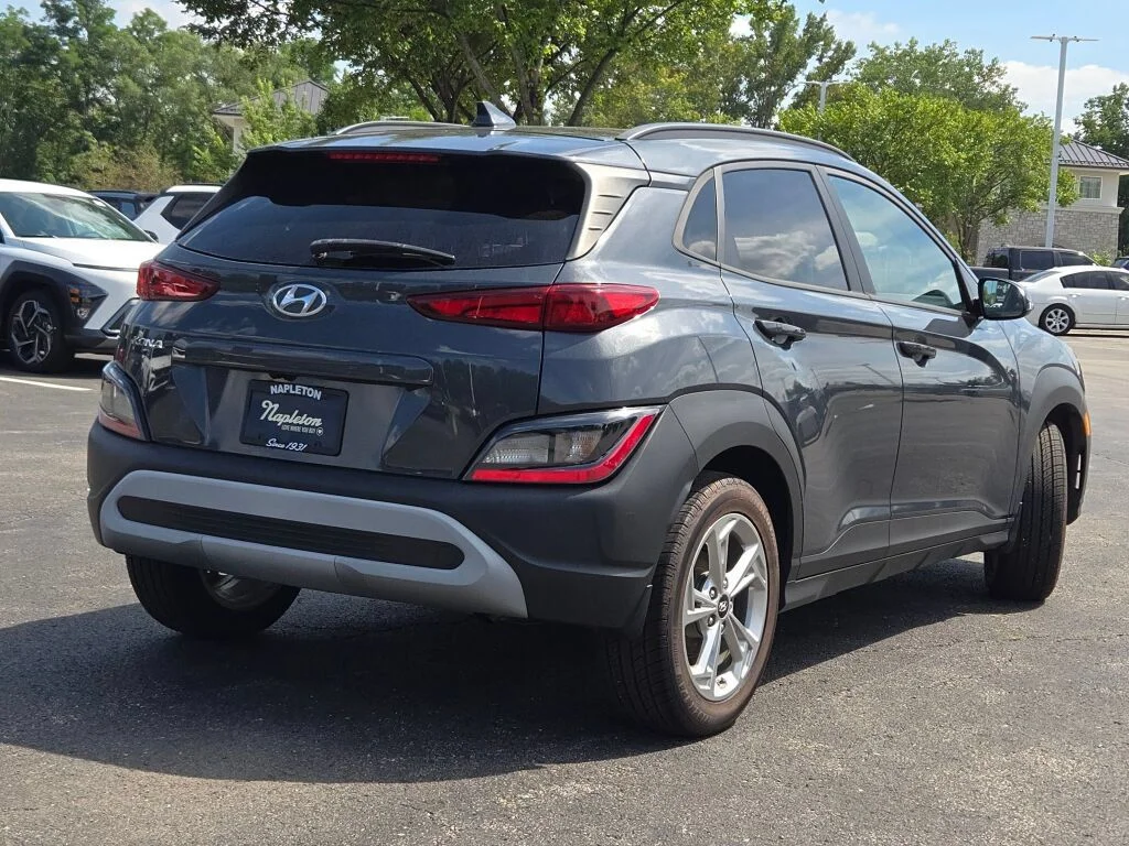 Used 2022 Gray Hyundai SEL image 9
