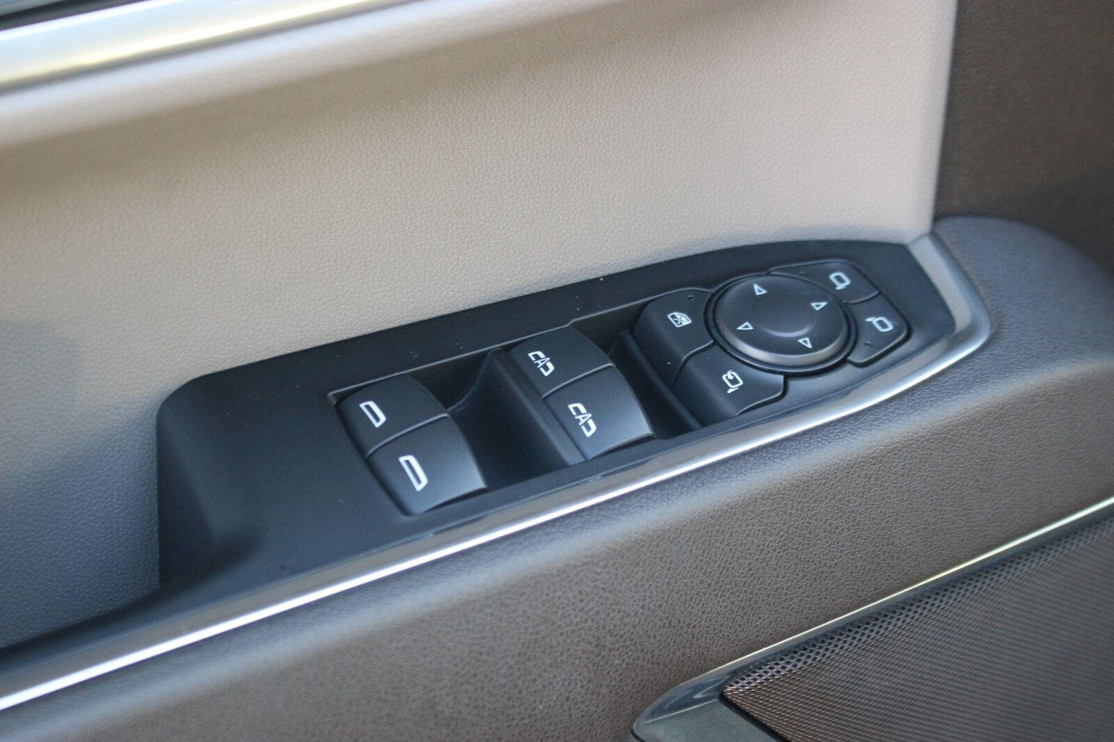 Used 2025 Onyx Black GMC SLT image 15