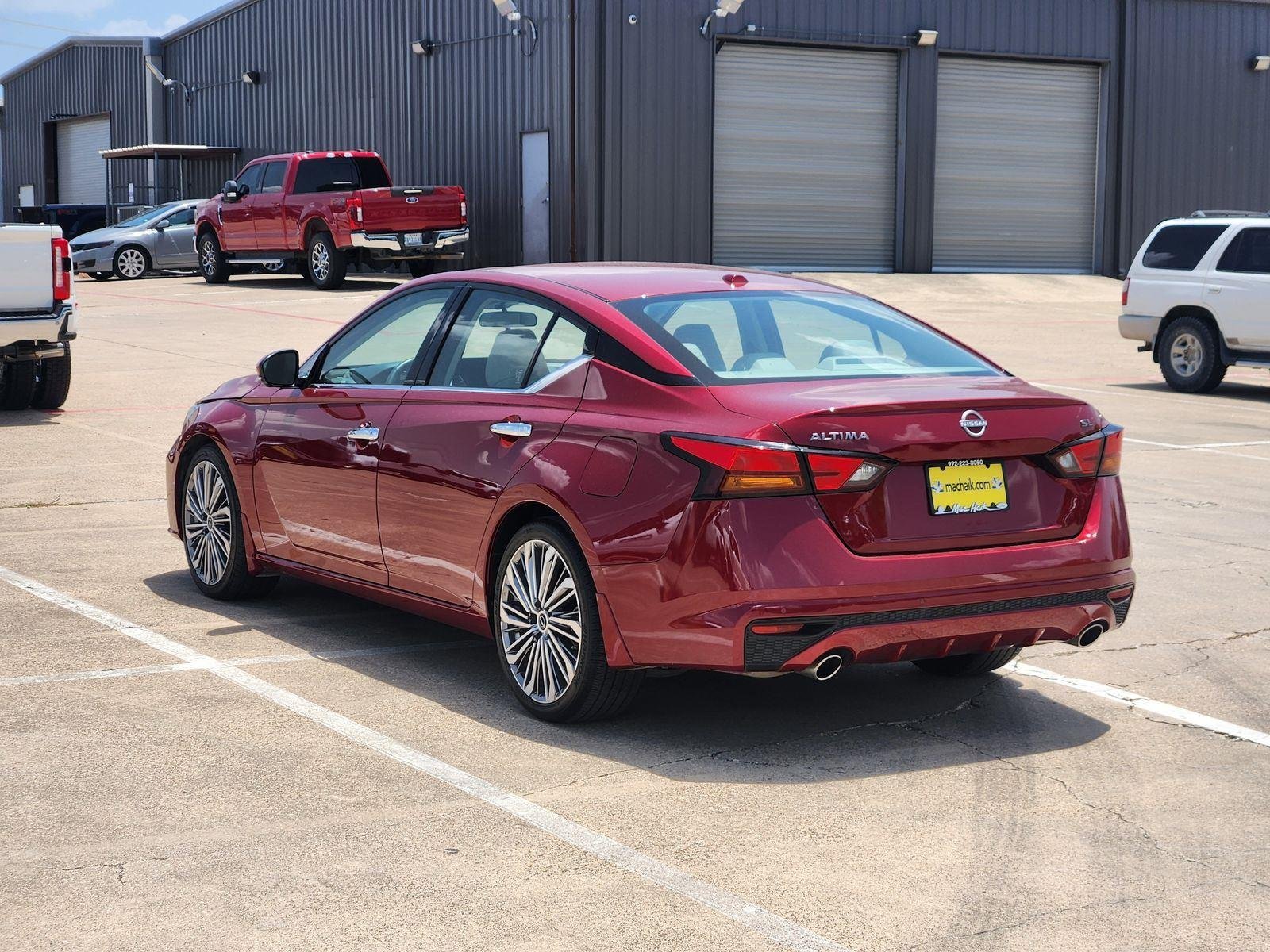 Used 2024 Scarlet Ember Tintcoat Nissan 2.5 SL image 4