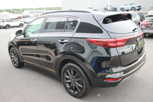 Used 2020 Red Kia S image 26