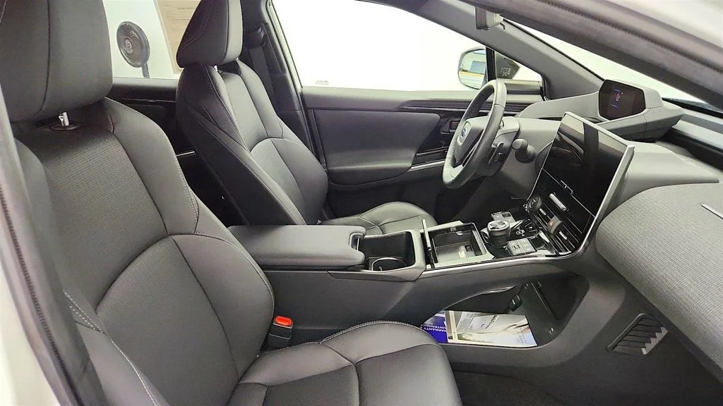 Used 2023 Cosmic White Pearl Subaru Touring AWD image 22