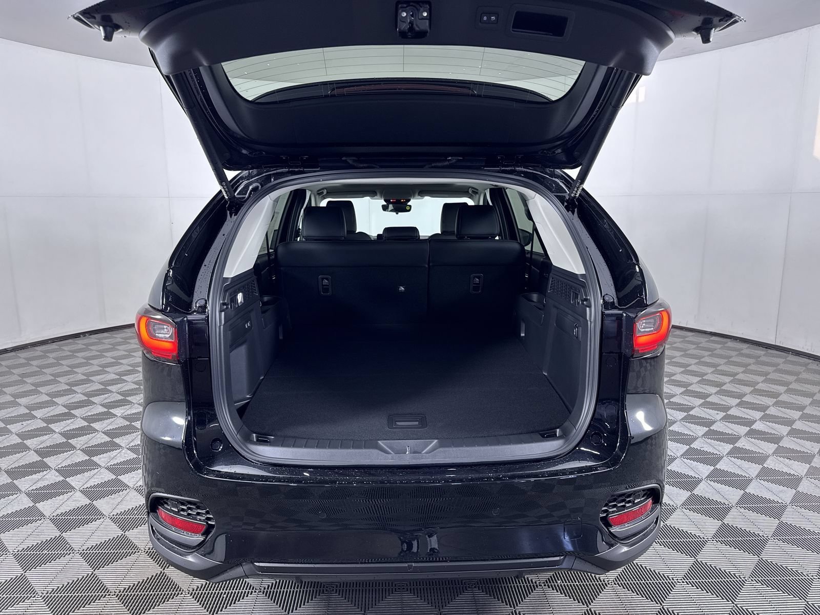 New 2026 Jet Black Mica Mazda 3.3 Turbo Preferred image 24