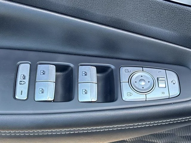 Used 2023 Silver Hyundai Calligraphy image 21
