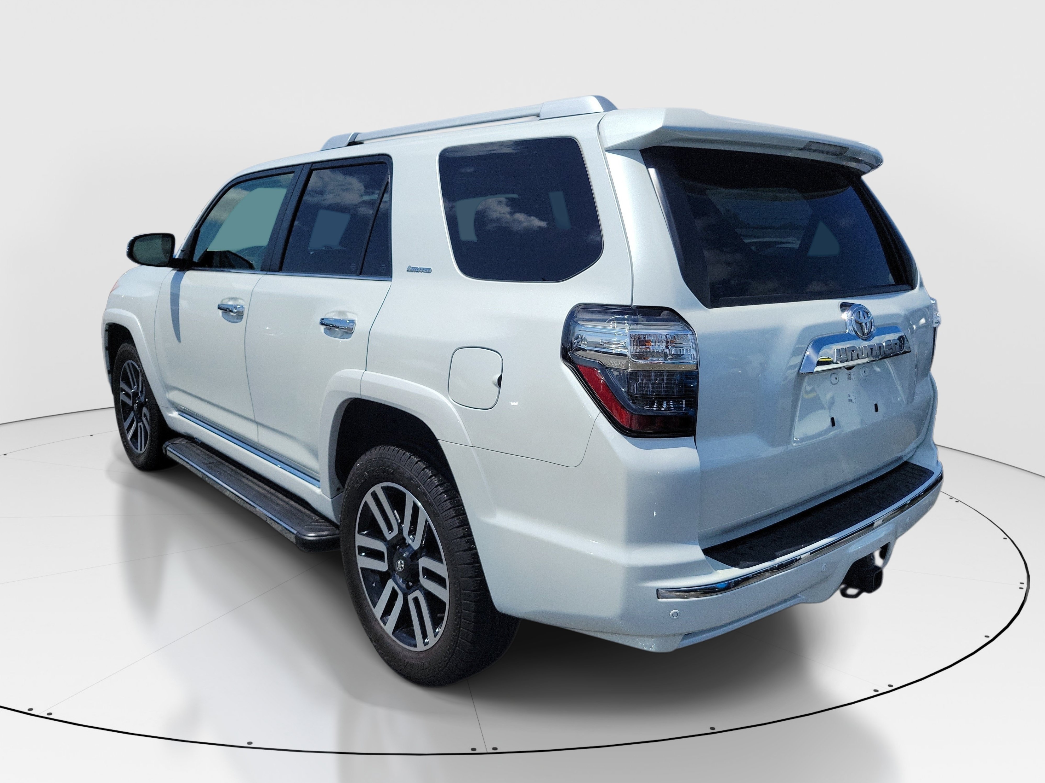 Used 2024 Pearl Toyota Limited image 4