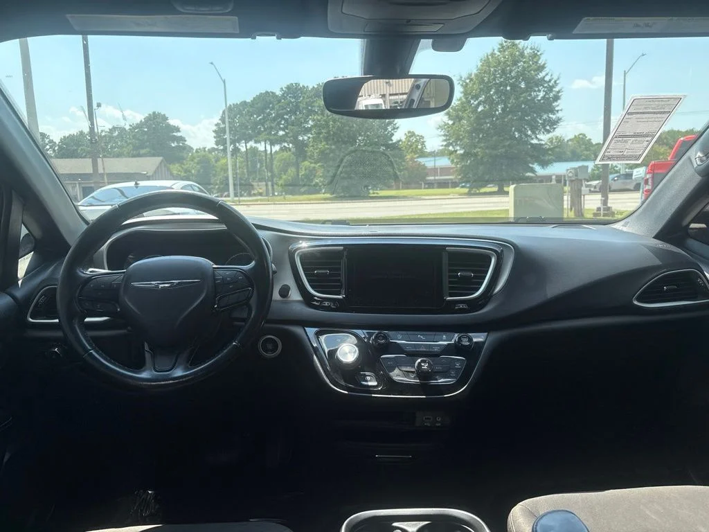 Used 2020 White Chrysler Touring image 35
