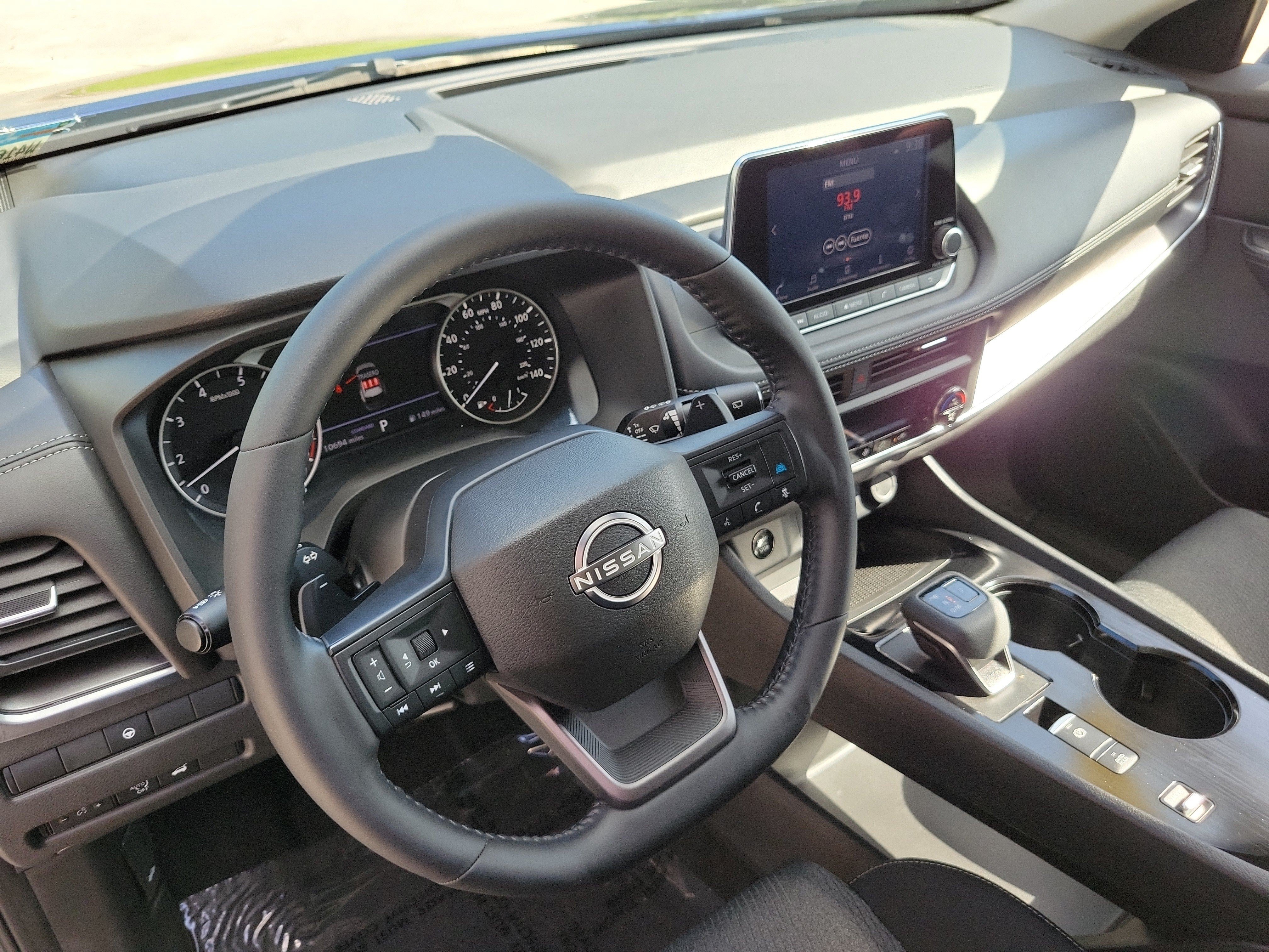 Used 2025 Deep Ocean Blue Pearl Nissan SV image 25