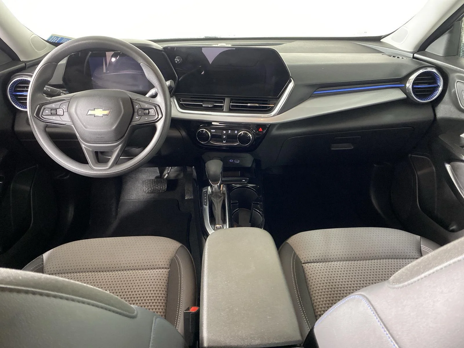 Used 2024 Mosaic Black Metallic Chevrolet LT image 21