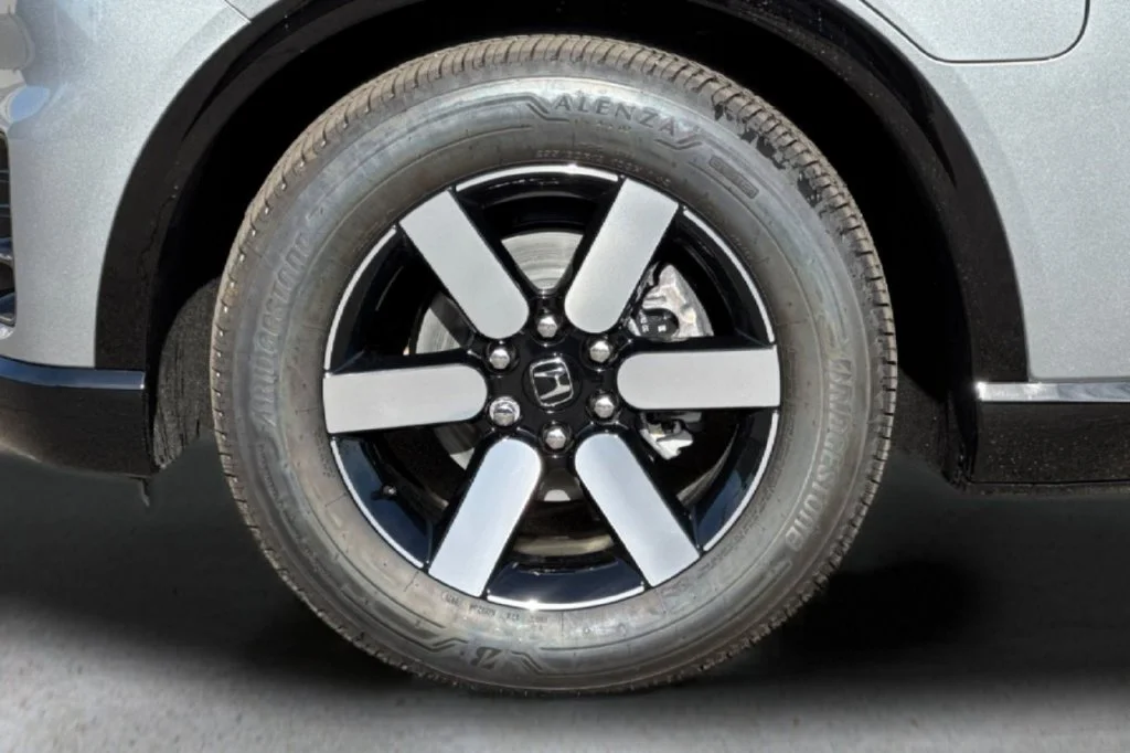 New 2026 Mercury Silver Metallic Honda Touring image 33