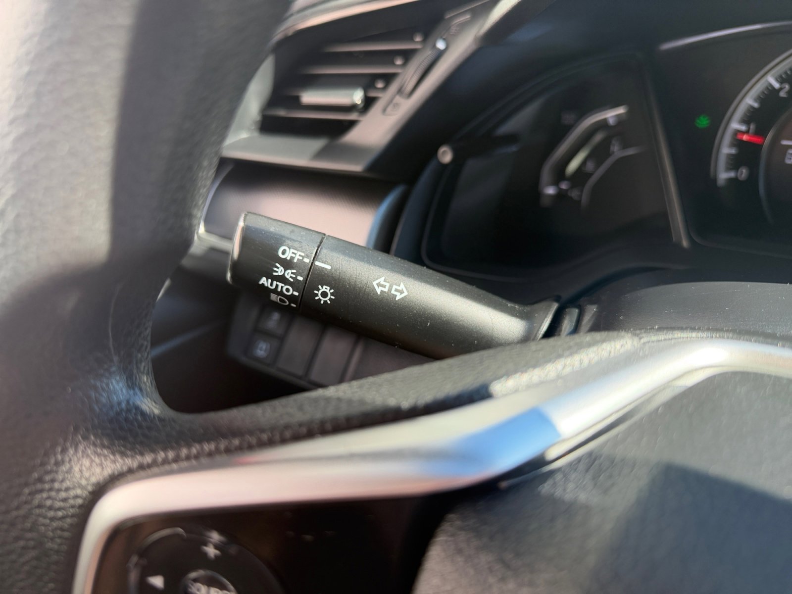 Used 2016 Red Honda LX image 13