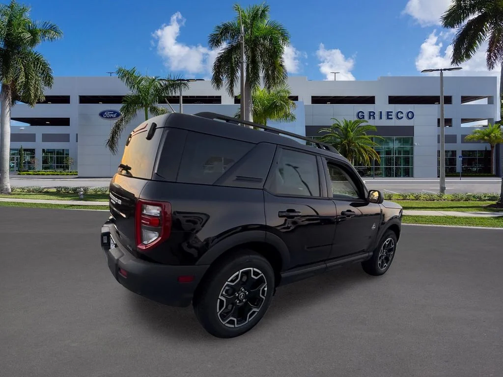 New 2026 Shadow Black Ford Outer Banks® image 7