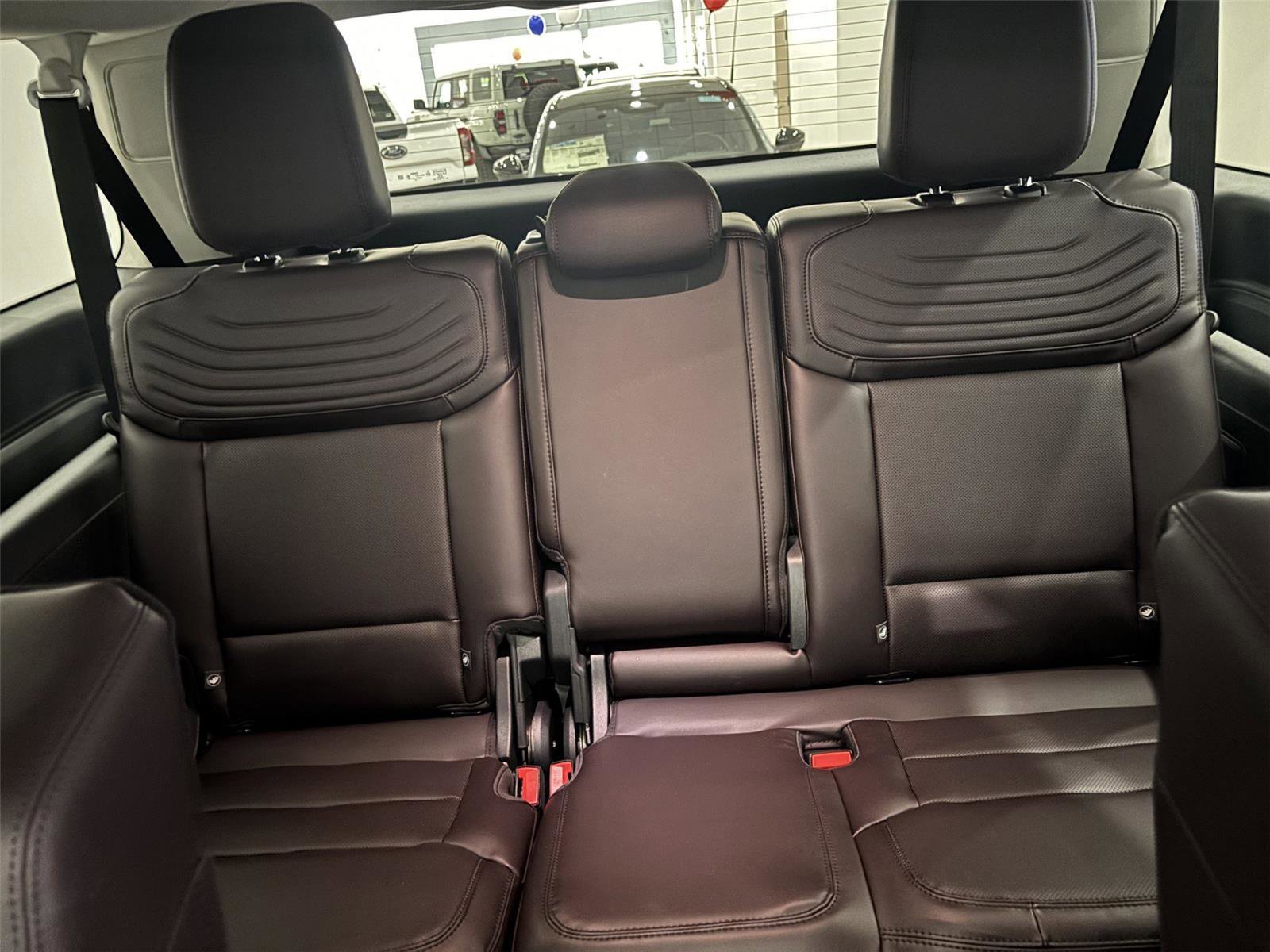 New 2026 Dark Matter Gray Metallic Ford MAX Platinum® image 37