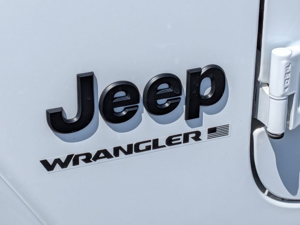 2025 Jeep Wrangler 4-Door Sahara - Photo 11
