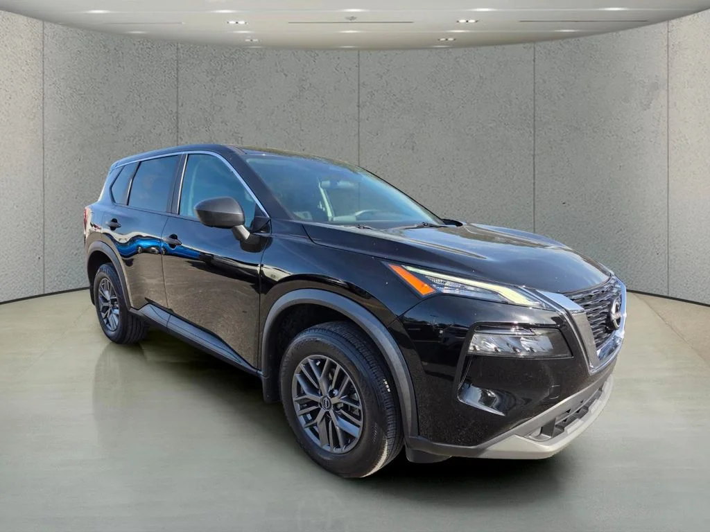 Used 2023 Black Nissan S image 7