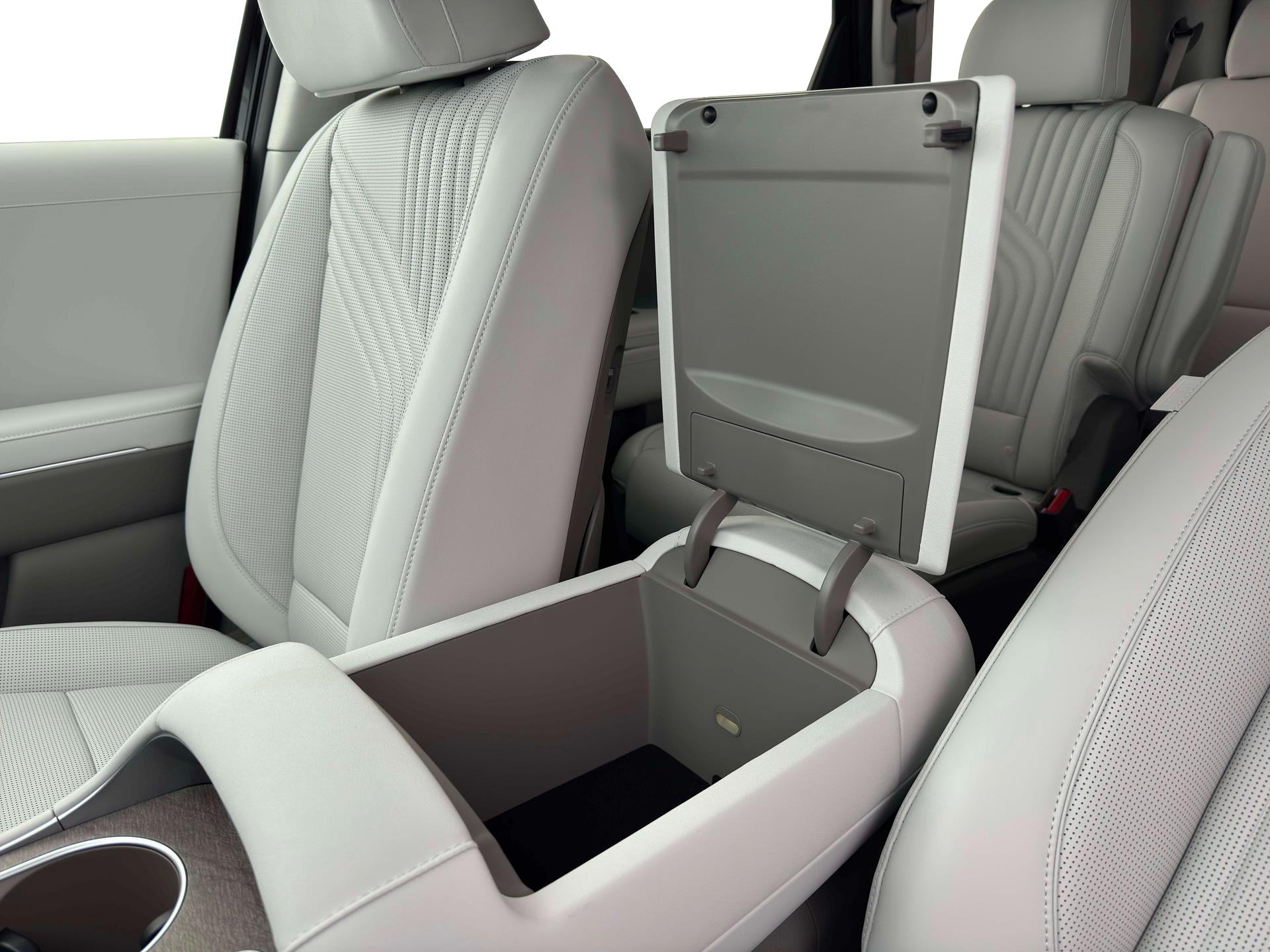 New 2026 White Hyundai SEL Premium 7P image 18