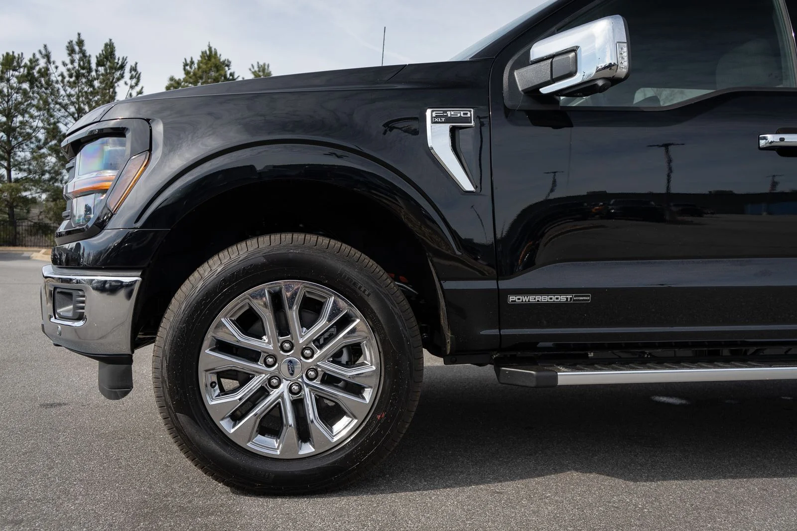 New 2026 Black Ford XLT image 4