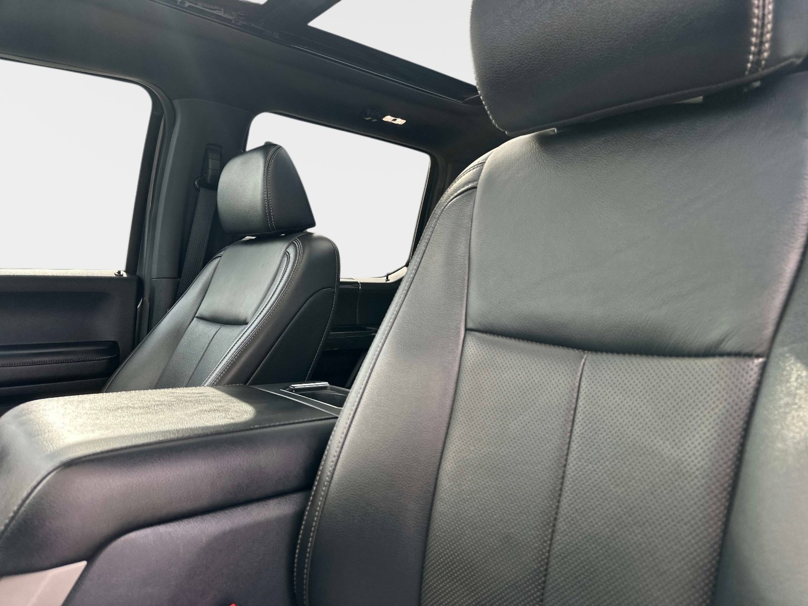 Used 2022 Gray Metallic Ford Lariat image 23