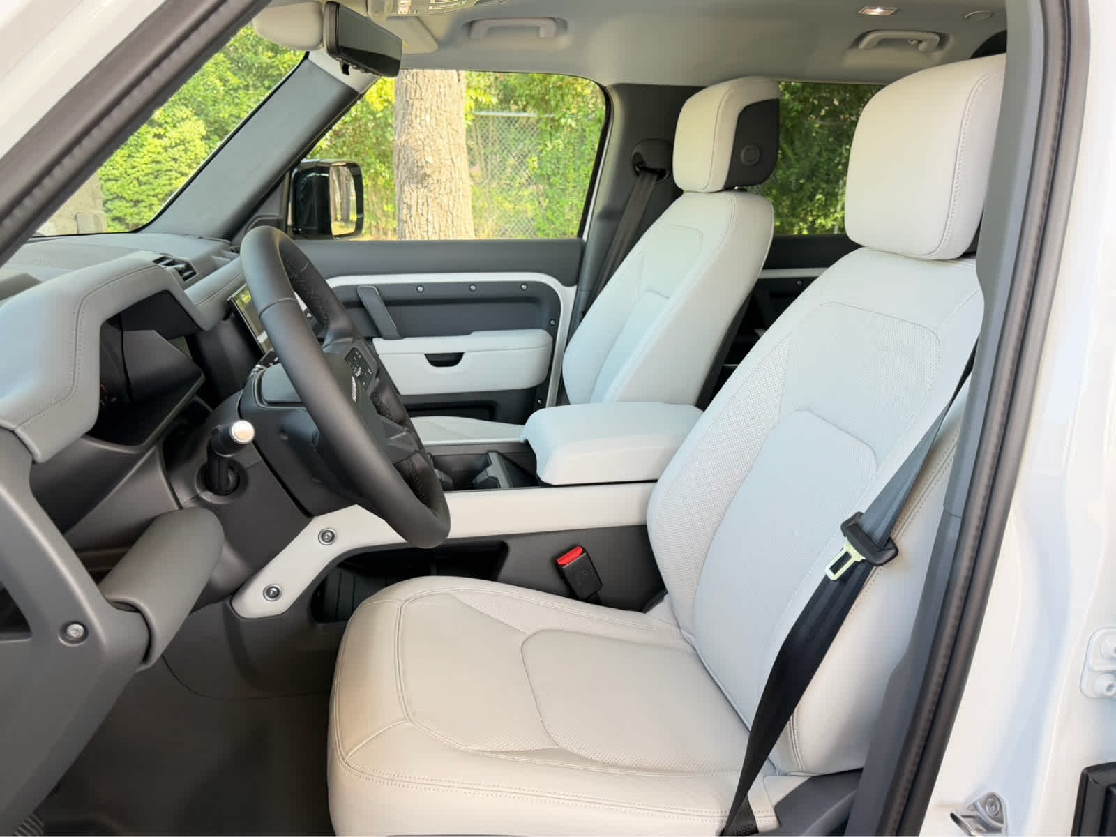 New 2026 Fuji White Land Rover S image 10