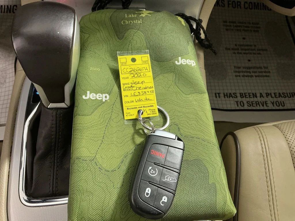 Certified Used 2020 White Jeep Overland image 30