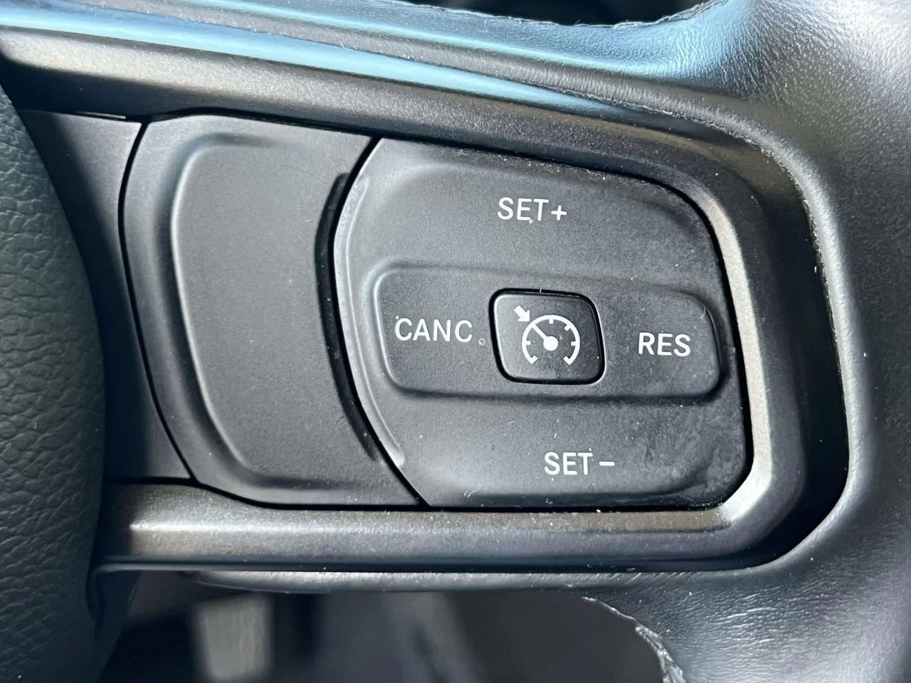 Used 2018 Sting-Gray Clearcoat Jeep Sport S 4x4 image 32