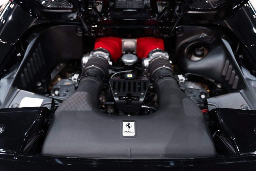 Certified Used 2014 Nero Ferrari Base image 20