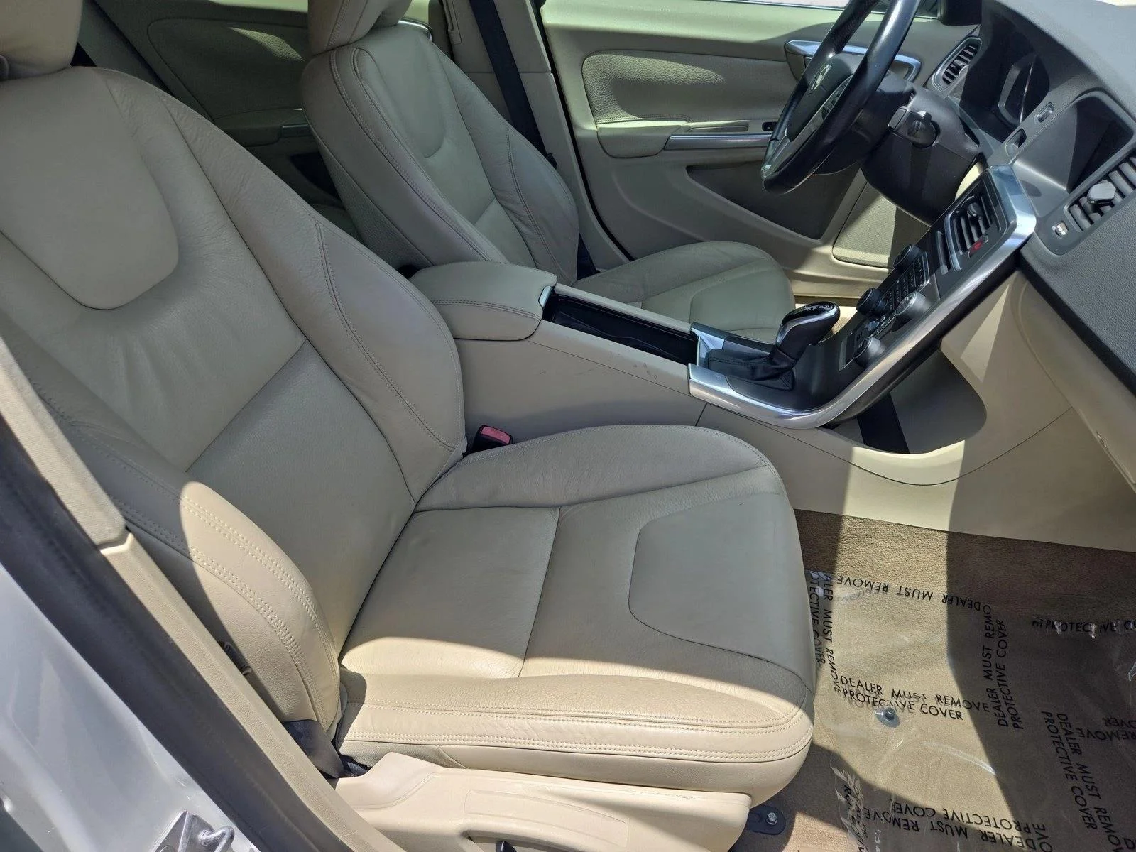 Used 2014 Ice White Volvo T5 Premier image 19
