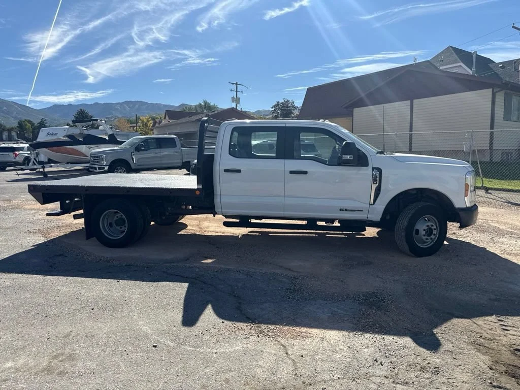 2025 Ford F-350 Super Duty Chassis Cab XL - Photo 4