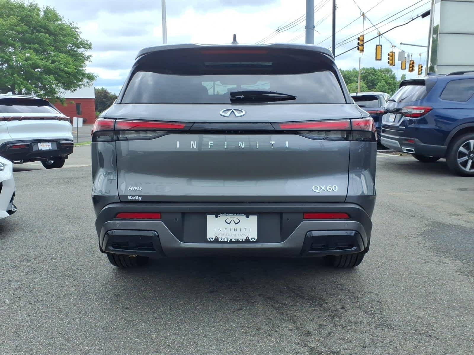 Certified Used 2025 Graphite Shadow INFINITI PURE image 6