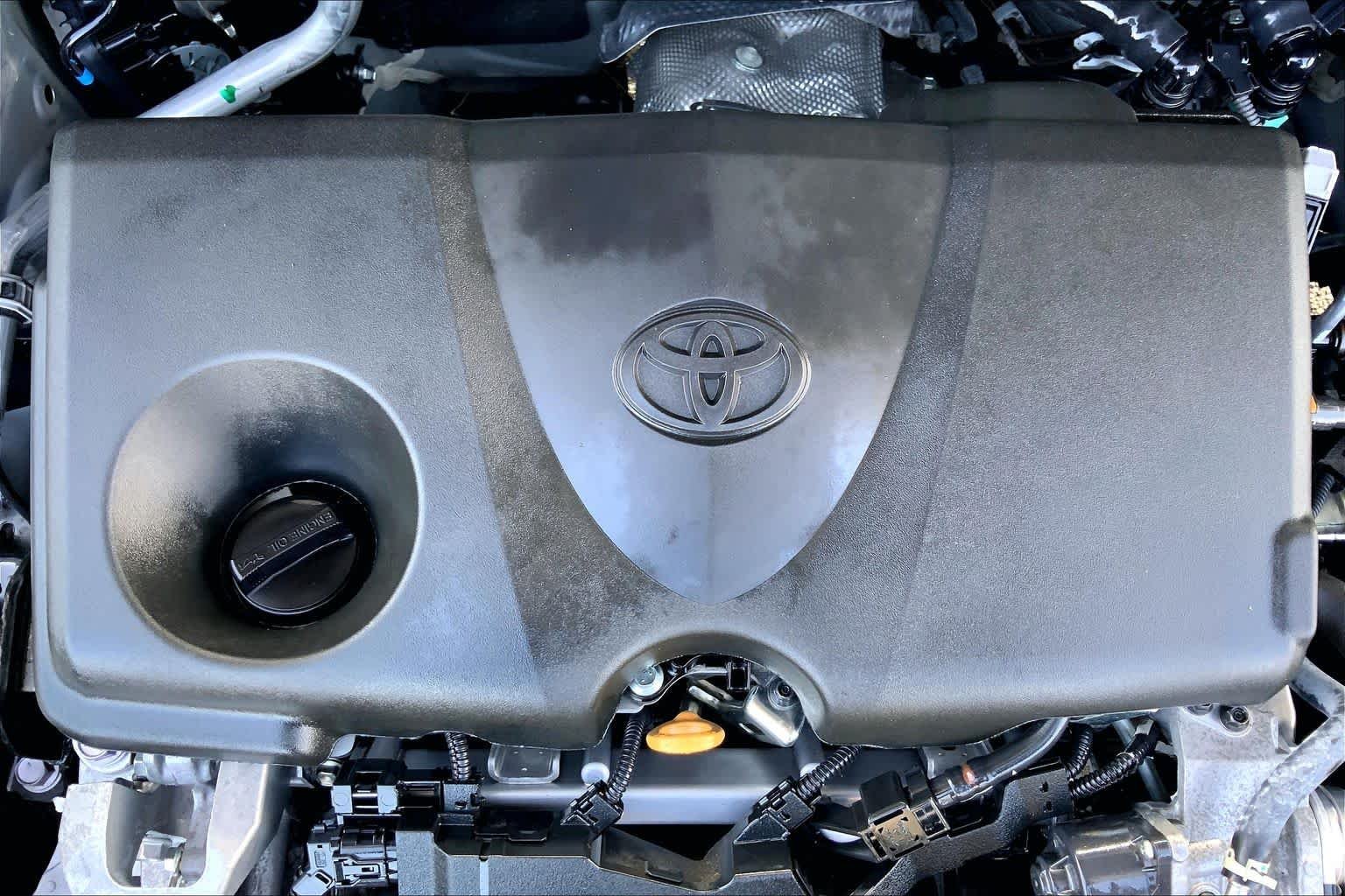 Used 2025 Silver Sky Metallic Toyota XLE image 32