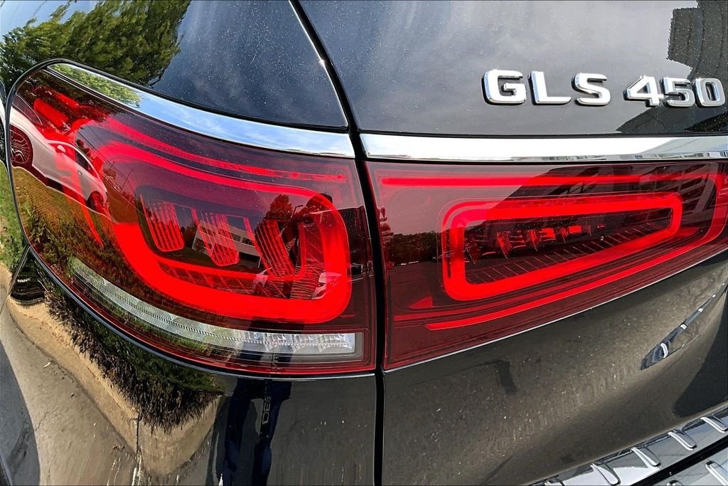 Certified Used 2022 Black Mercedes-Benz GLS 450 image 32