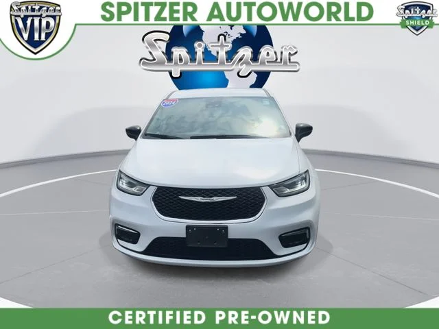 Used 2024 White Chrysler Select image 3