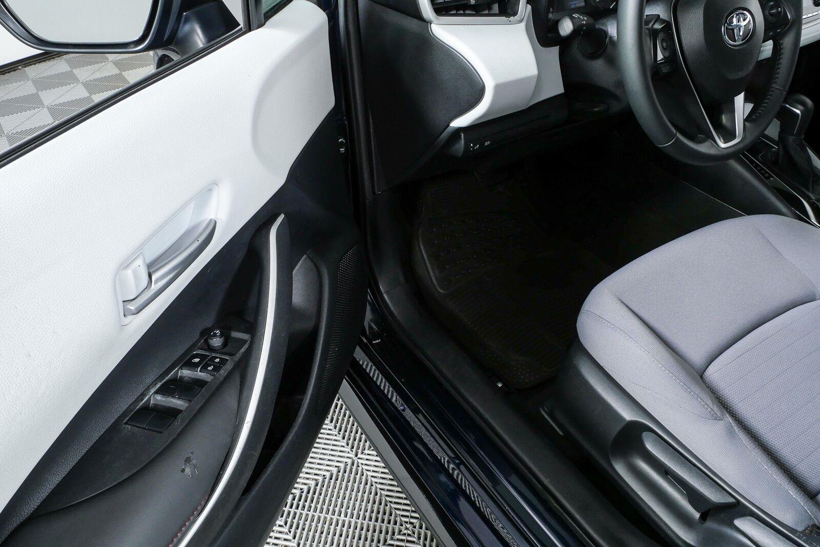 2025 Toyota Corolla SE - Photo 7