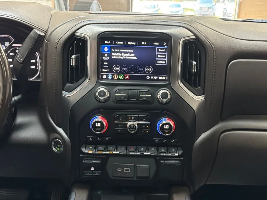 Used 2020 Onyx Black GMC Denali image 17
