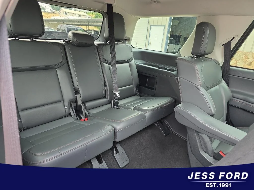 Used 2025 Oxford White Ford Active image 14