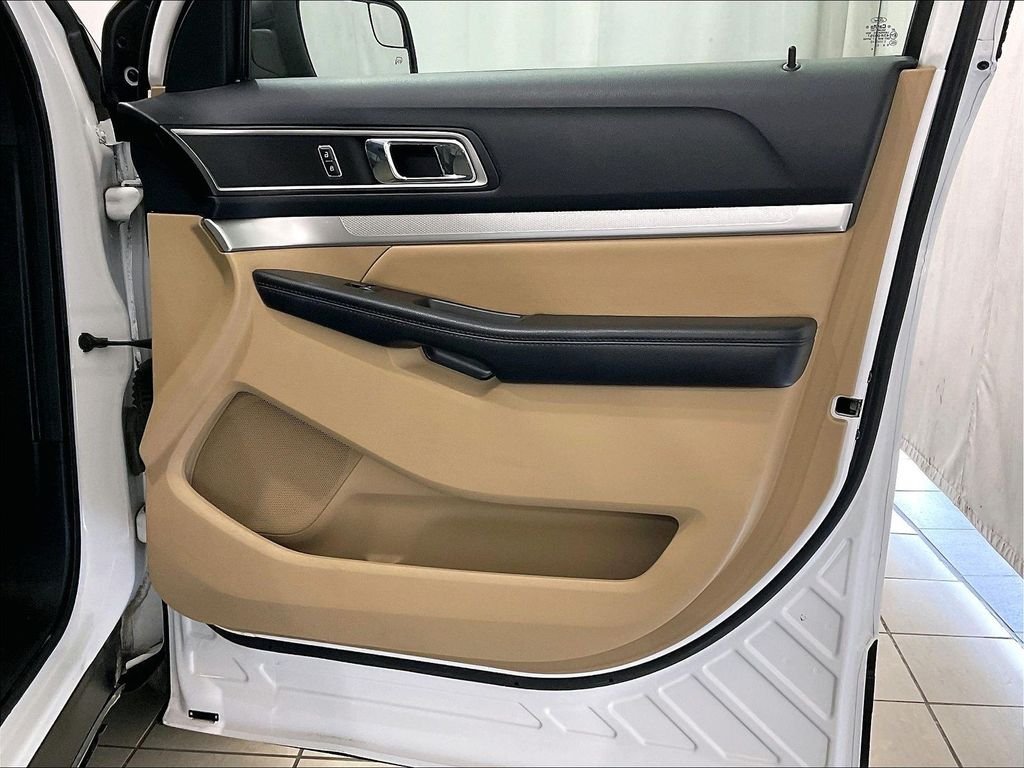 Used 2016 Oxford White Ford XLT image 12